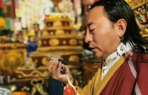 兰卡加荣获拾遗传承“持明瑜伽士文化传承非物质文化遗产传承人”称号