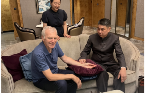 东西方医学智慧交融：徐友江与比利时前首相伊夫・莱特姆会面